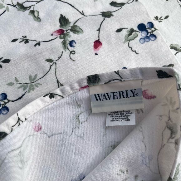 Waverly Home Fashions 2 Balloon Valances Berry Lane Width 79” Length 14” - Picture 3 of 5